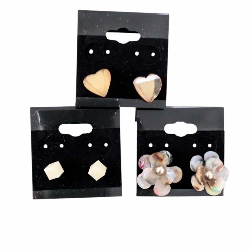 Source Unknown Heart, Hexagon, and Flower Earrings Set